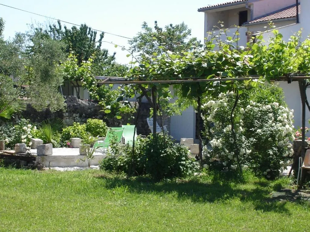 Studio Apartment In Funtana With Balcony, Air Conditioning, Wifi, Washing Machine 4982-2