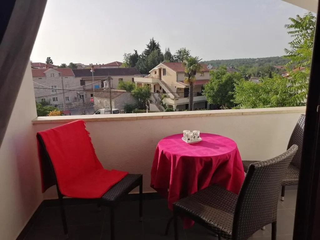 Studio Apartment In Funtana With Balcony, Air Conditioning, Wifi, Washing Machine 4982-2 Kroatië