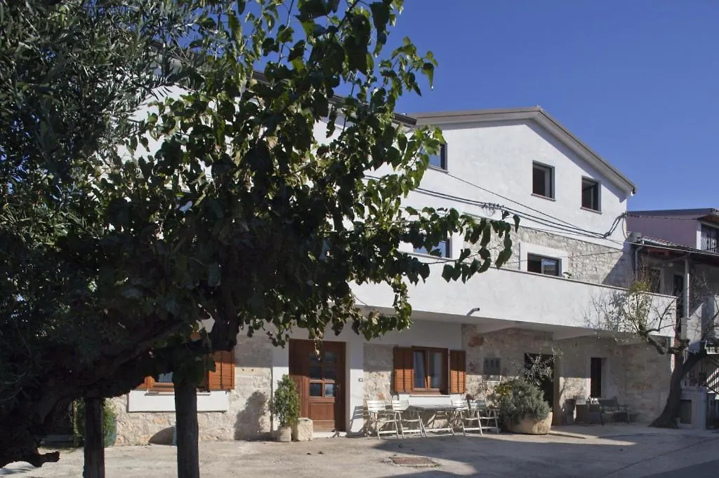 Studio Apartment In Funtana With Balcony, Air Conditioning, Wifi, Washing Machine 4982-2