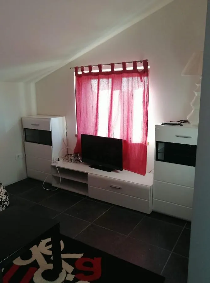 Studio Apartment In Funtana With Balcony, Air Conditioning, Wifi, Washing Machine 4982-2